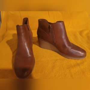 Clark size 9 ankle boot